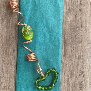 Loc/hair jewelry adorned w/green ceramic bead & heart